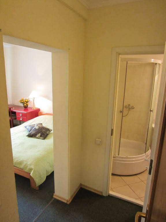 Ļeņina apartamenti Riga Bagian luar foto